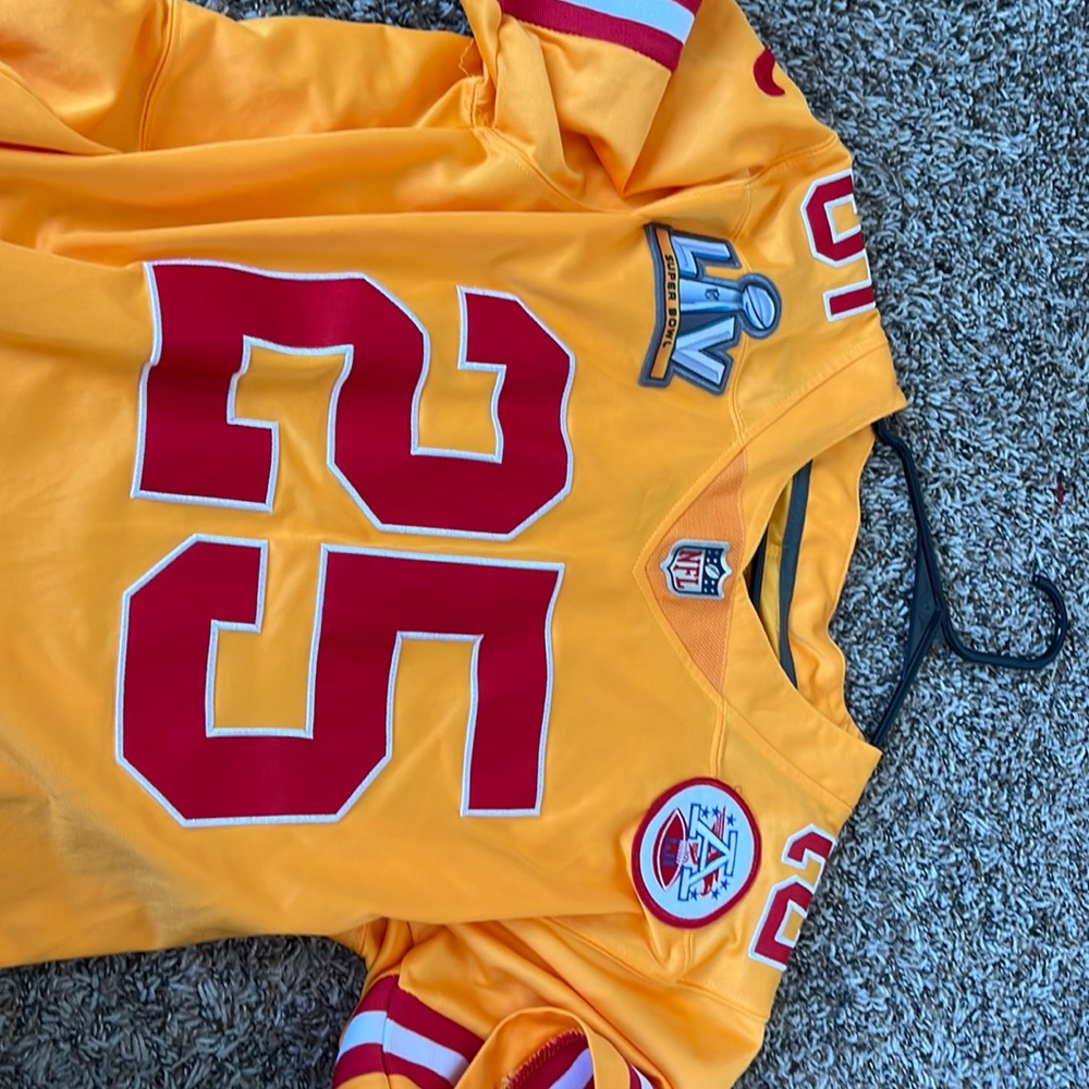 Mens small Jersey can be worn for kids or women.